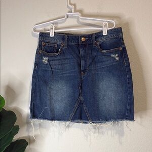 GAP Blue Denim distressed frayed hem Skirt 8/29